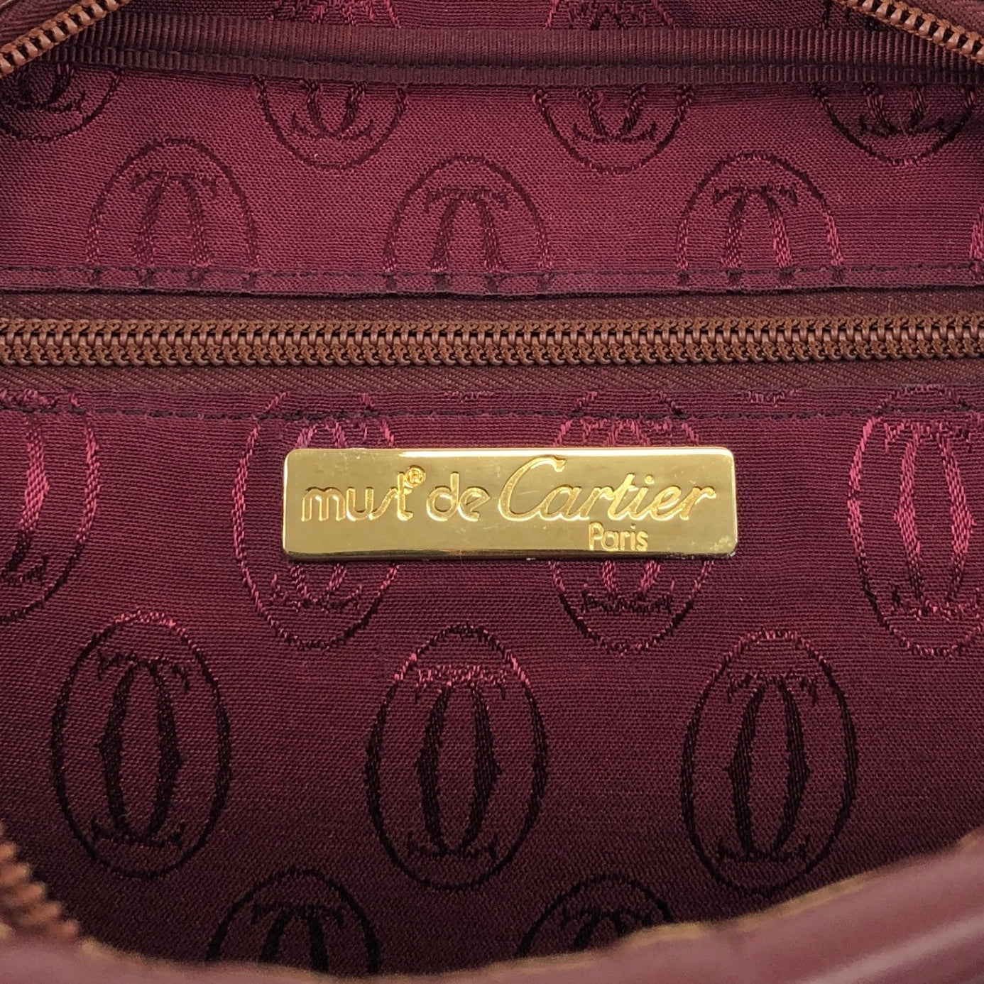 Cartier Logo Embossed Shoulder bag Bordeaux Vintage dwdxvx