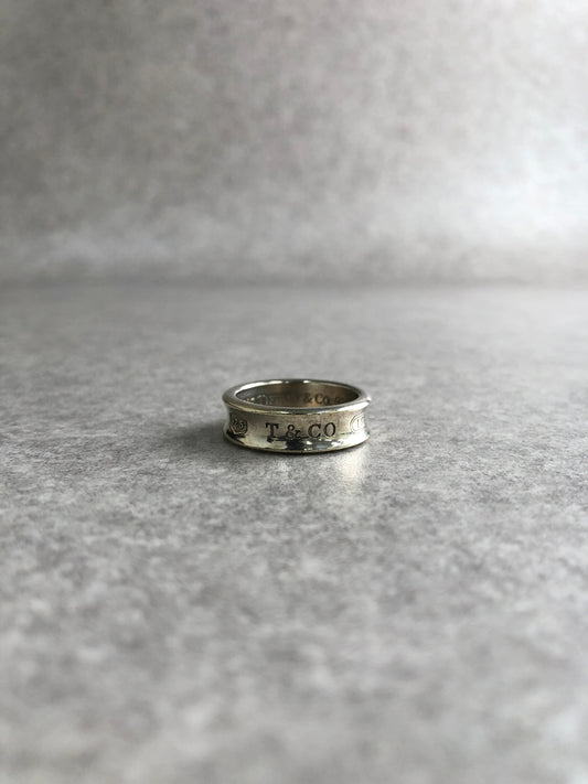 Tiffany & Co. Round Logo Ring Silver Vintage kp5zs7