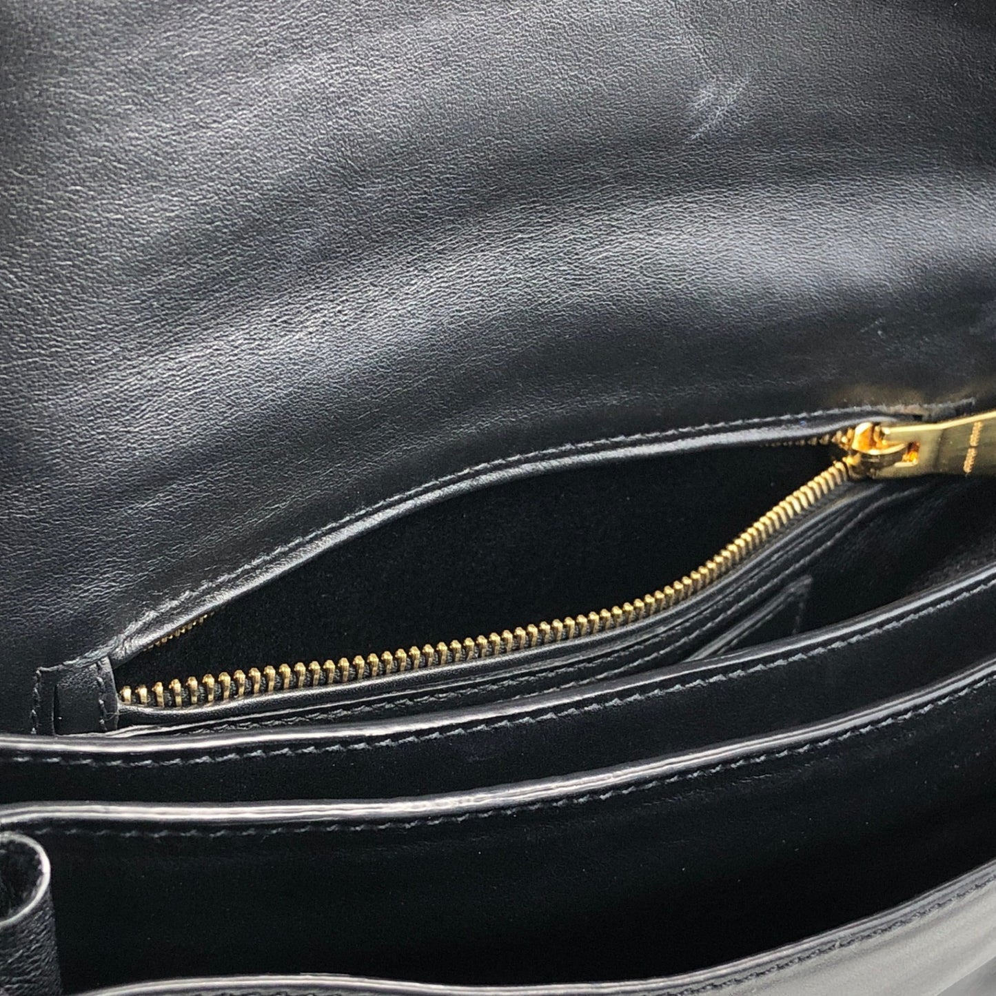 miumiu Turn Lock Chain Shoulder bag Black Vintage prsynv