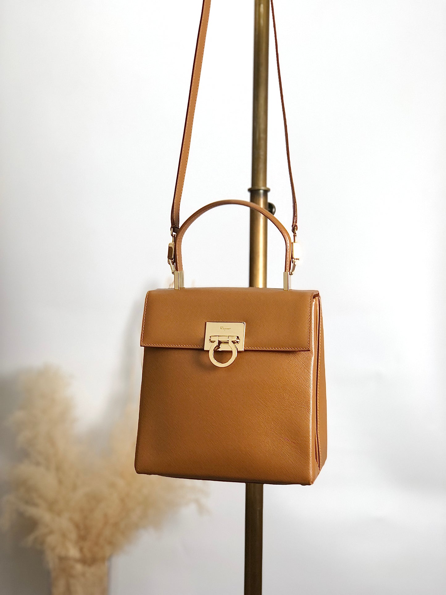 Salvatore Ferragamo Gancini 雙向手提包 單肩包 駝色 復古 mwhcsz