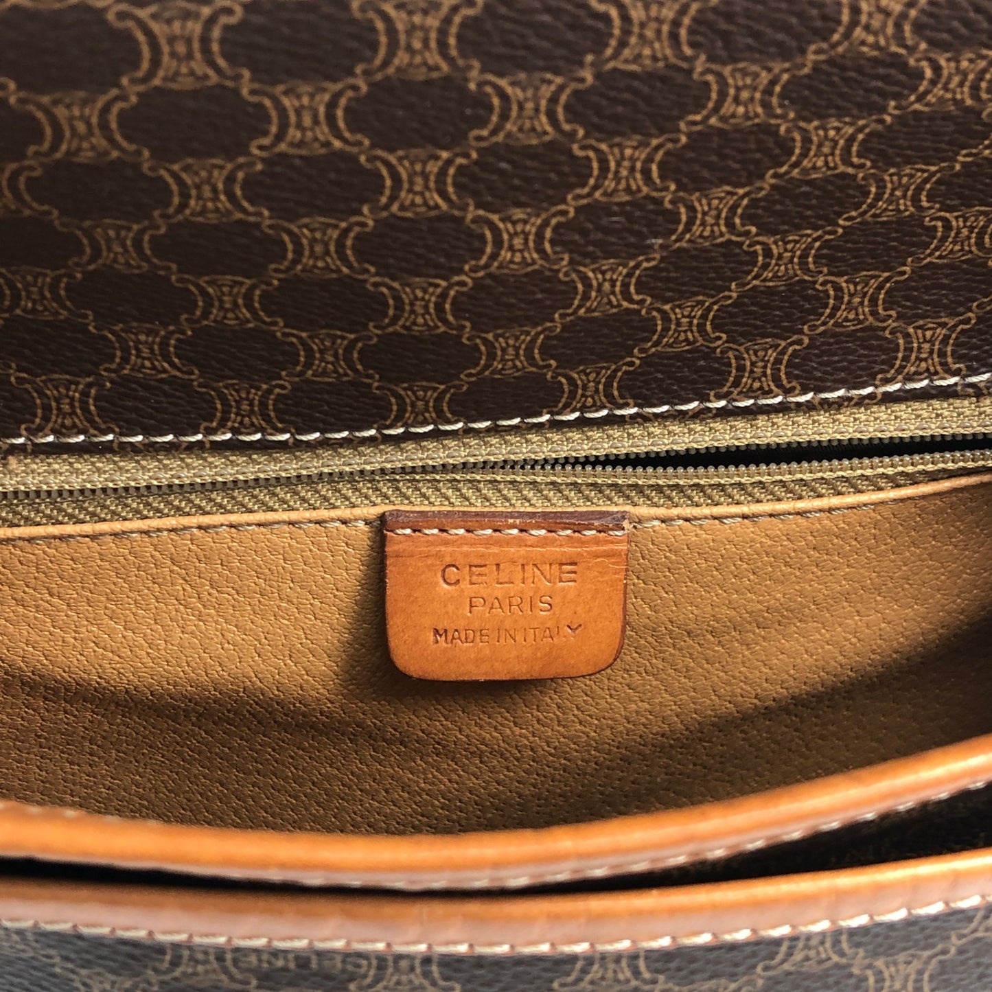 CELINE Macadam Blason Front Buckle Shoulder bag Brown Vintage bk3xcz