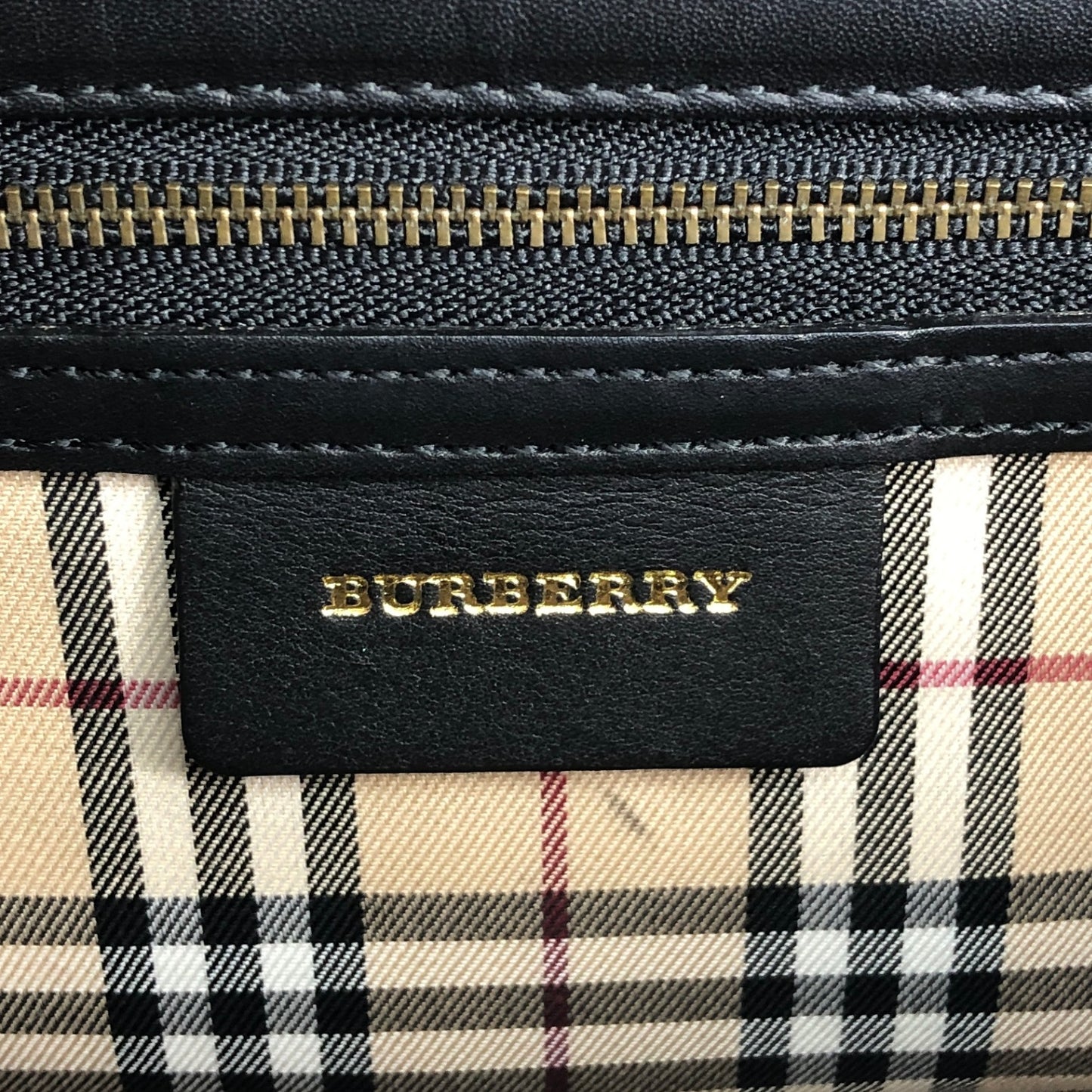 BURBERRY Logo Embossed Shoulder bag Black Vintage nbtai6