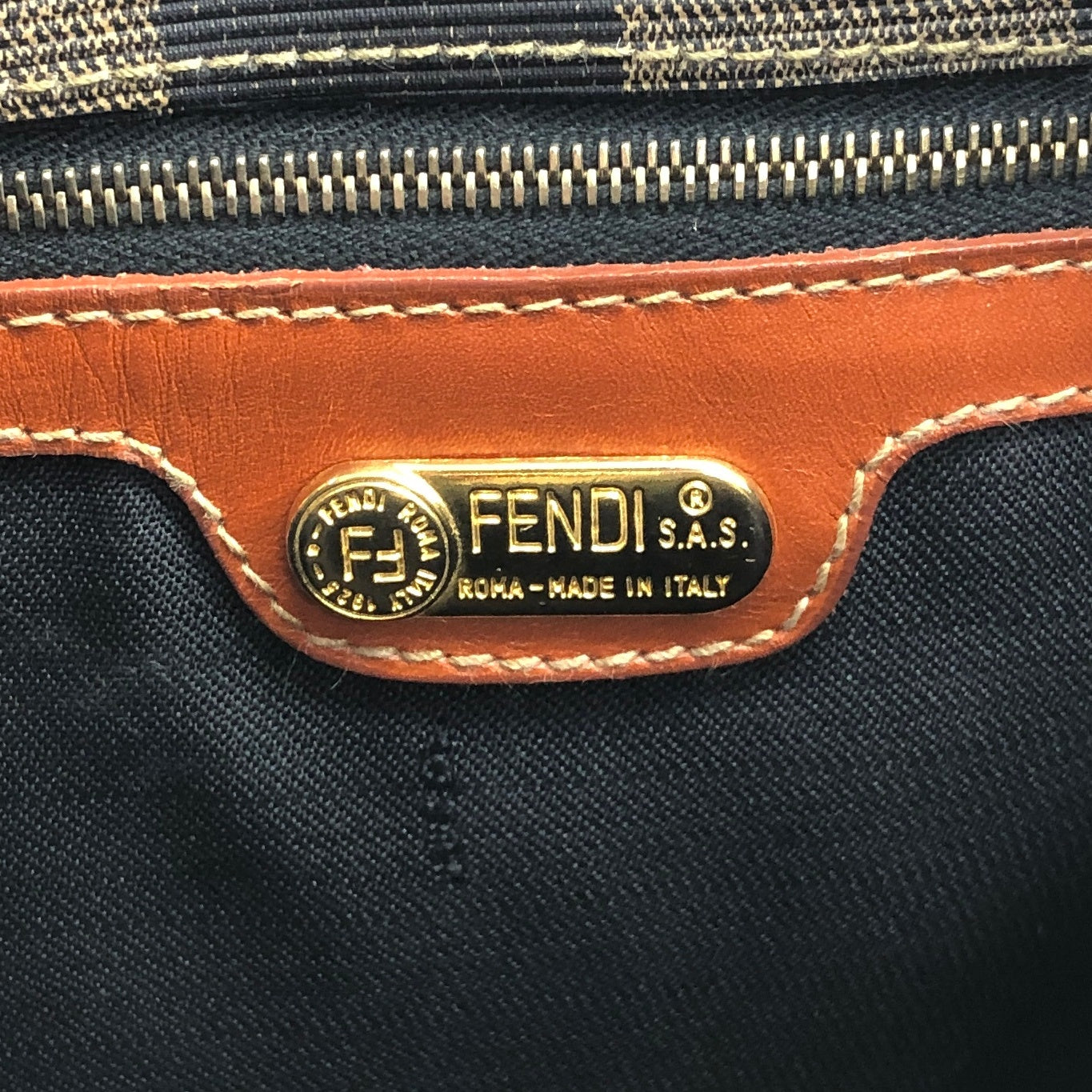 FENDI Pecan Drawstring Shoulder bag Brown×Black Vintage 425dic