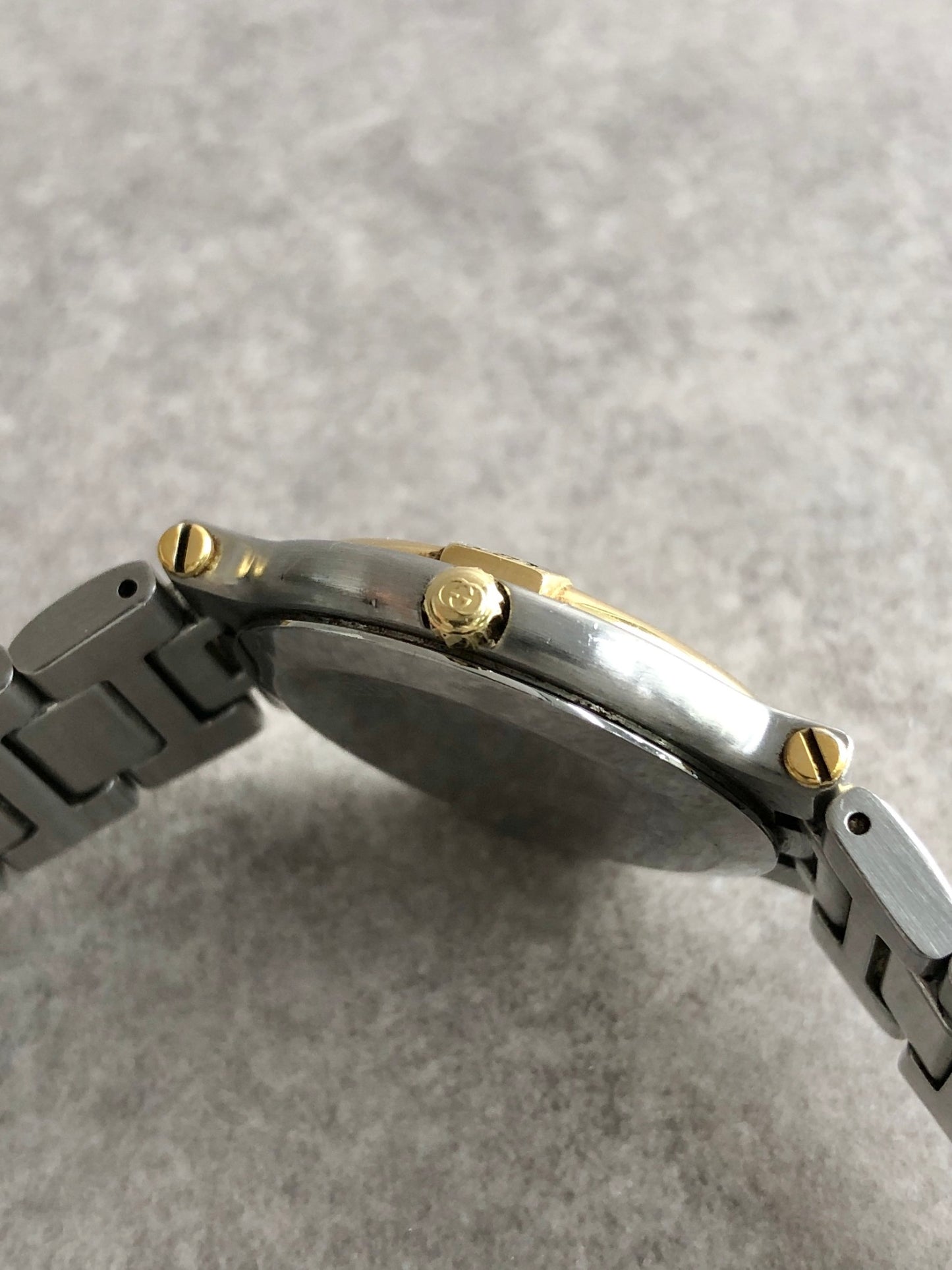 GUCCI Logo Watch Silver×Gold 9000M Vintage vzg4zk