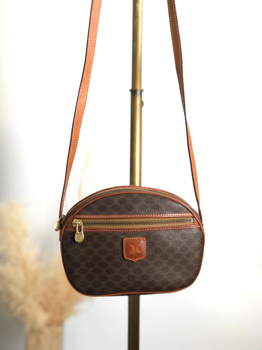 CELINE Macadam Blason Round Shoulder bag Brown Vintage kfckrb