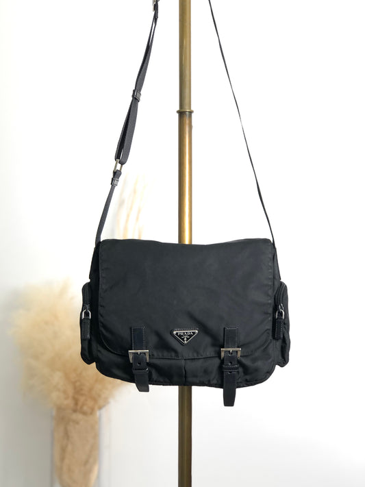 PRADA Triangle Logo Shoulder bag Black Vintage irzipj