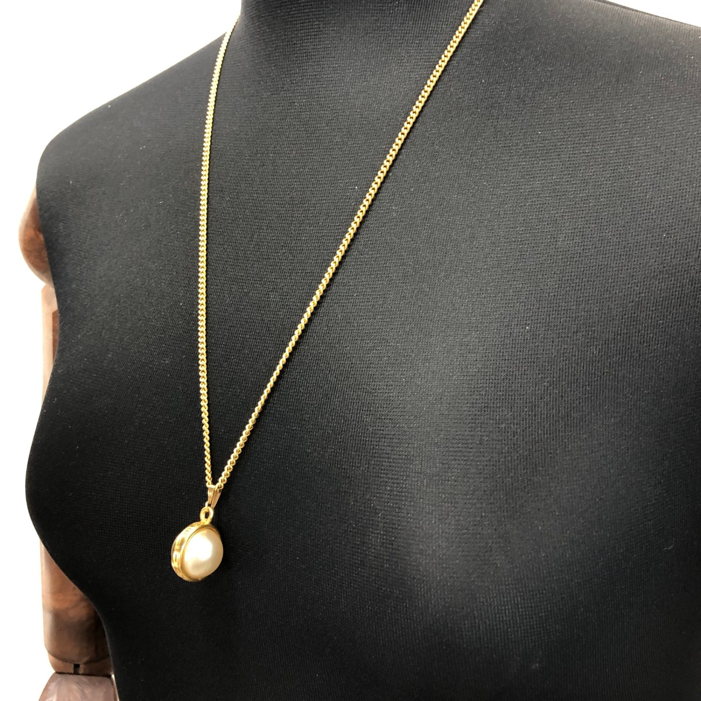 CELINE Logo Pearl Necklace Gold Vintage igjaxf