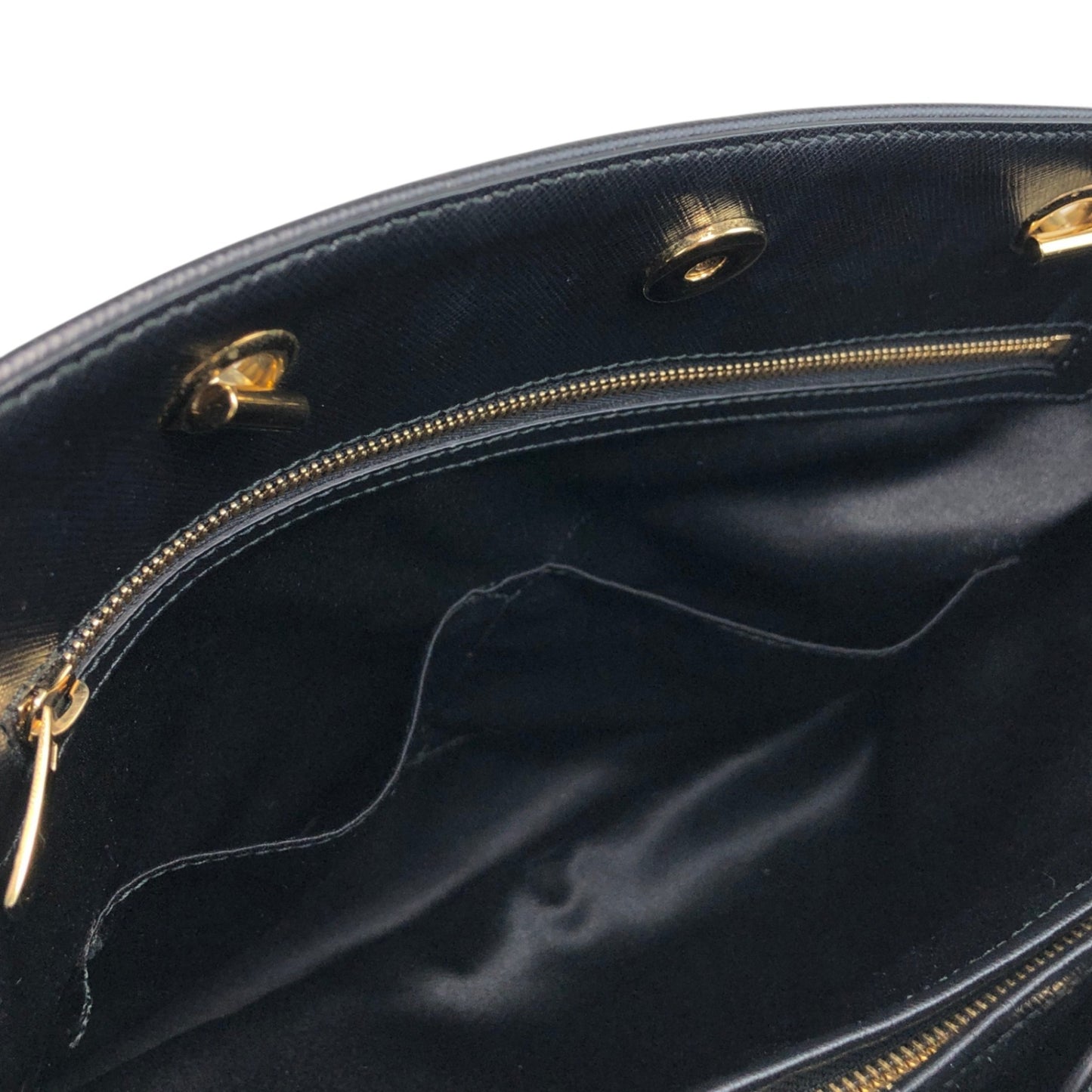 Salvatore Ferragamo Vala Ribbon Handbag Chain Shoulder bag Black Vintage 7fajd7