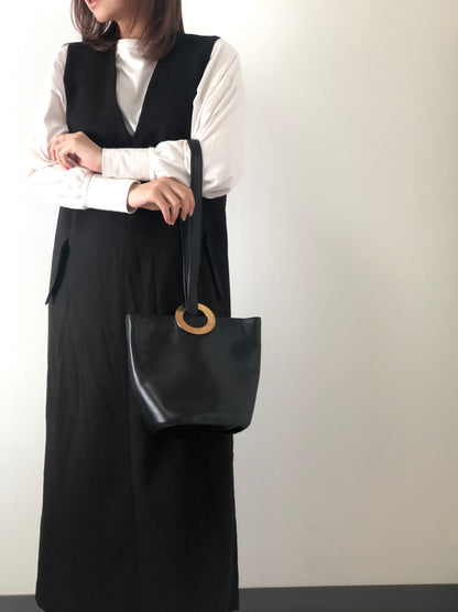 CELINE Circle Logo Leather Shoulder bag Black Vintage ysacmv