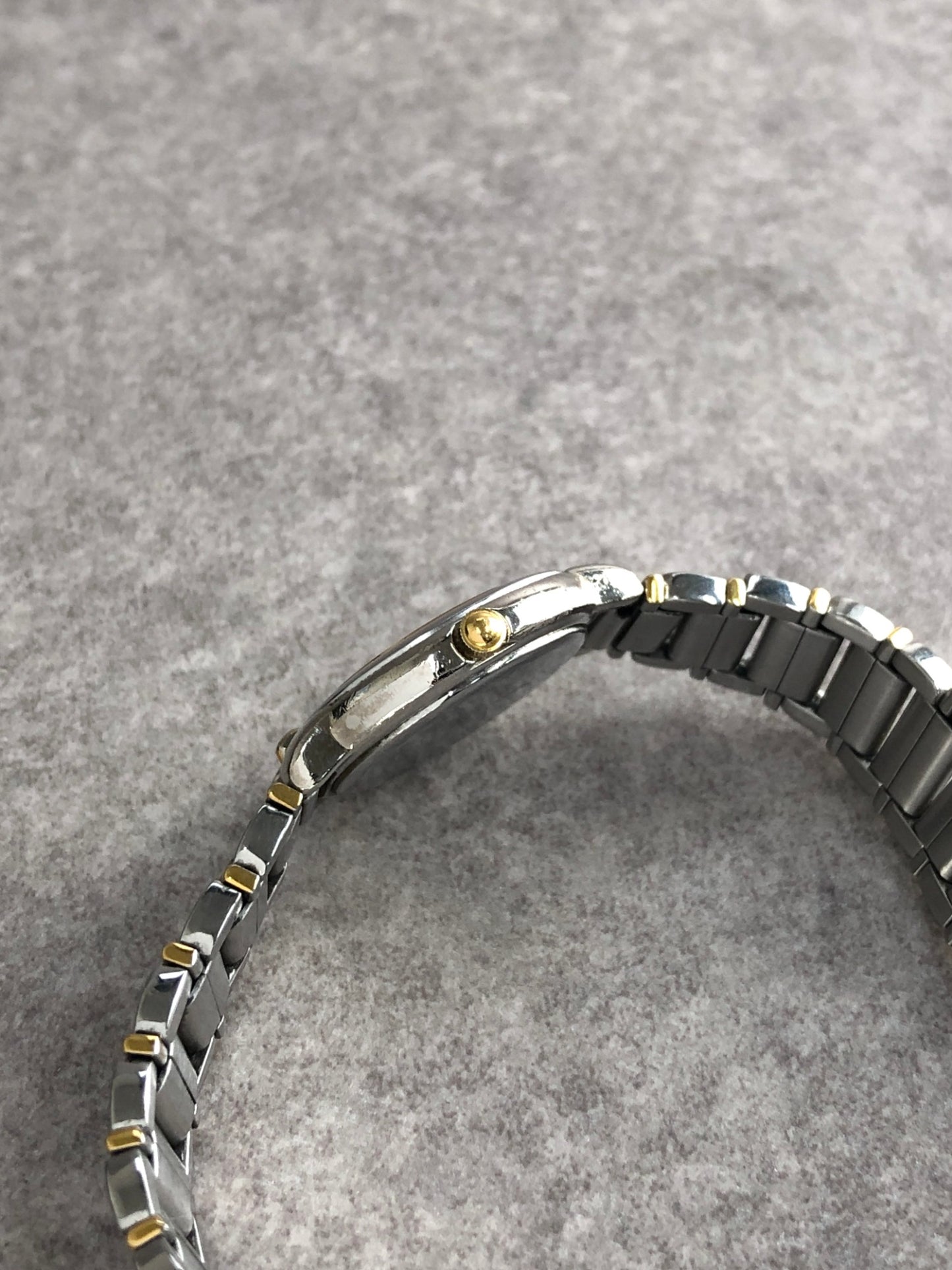 Yves Saint Laurent YSL Logo Quartz Watch Silver 5420-F45413 Vintage wyf5mz