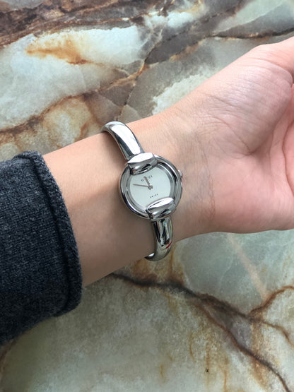 GUCCI Logo Quartz Watch Silver Vintage y43gce