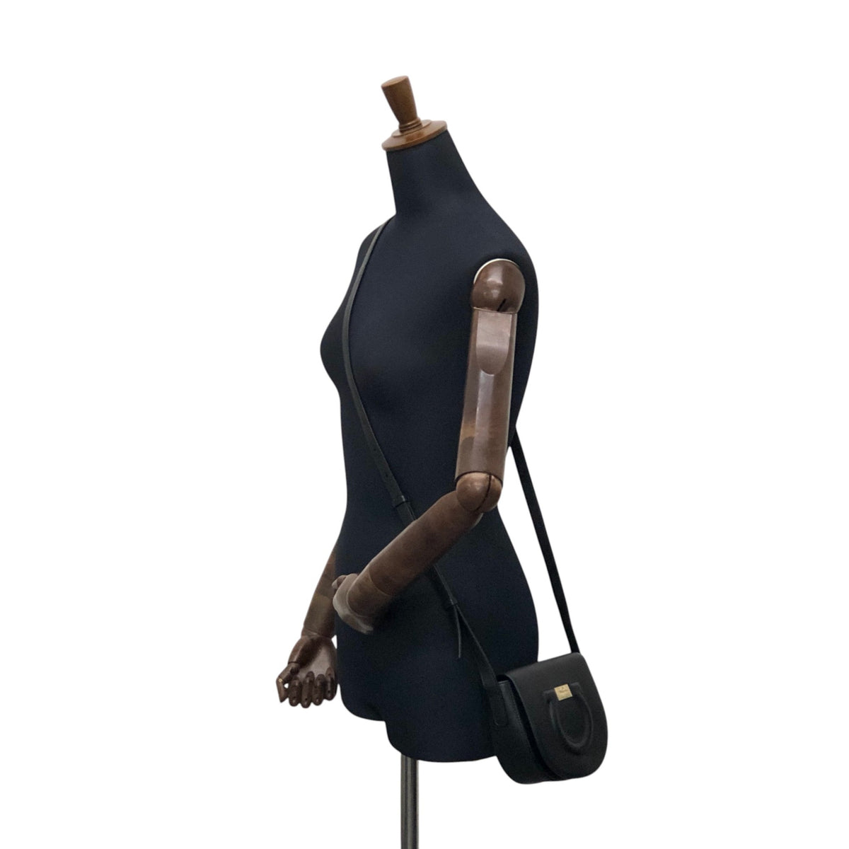 Salvatore Ferragamo Gancini Shoulder bag Black Vintage da8ayc