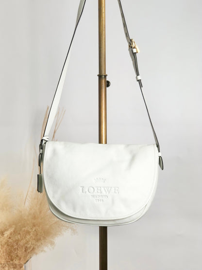 LOEWE Logo Embossed Shoulder bag White Vintage zpjrde