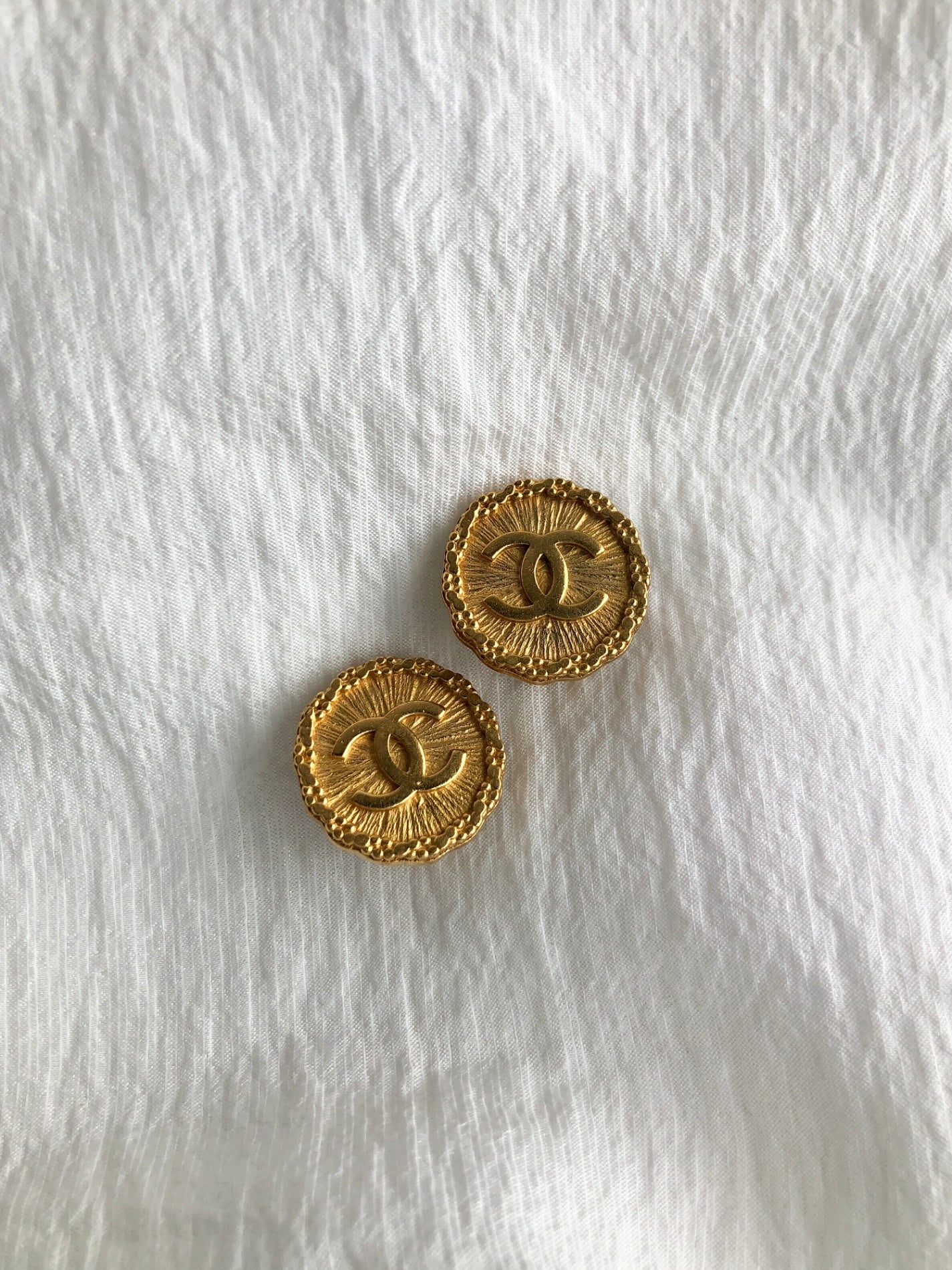 CHANEL Coco Mark   Earrings Gold Vintage   z3j67k