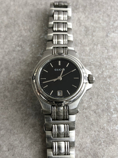GUCCI Logo Watch Silver×Black 9040L Vintage fdpzxa