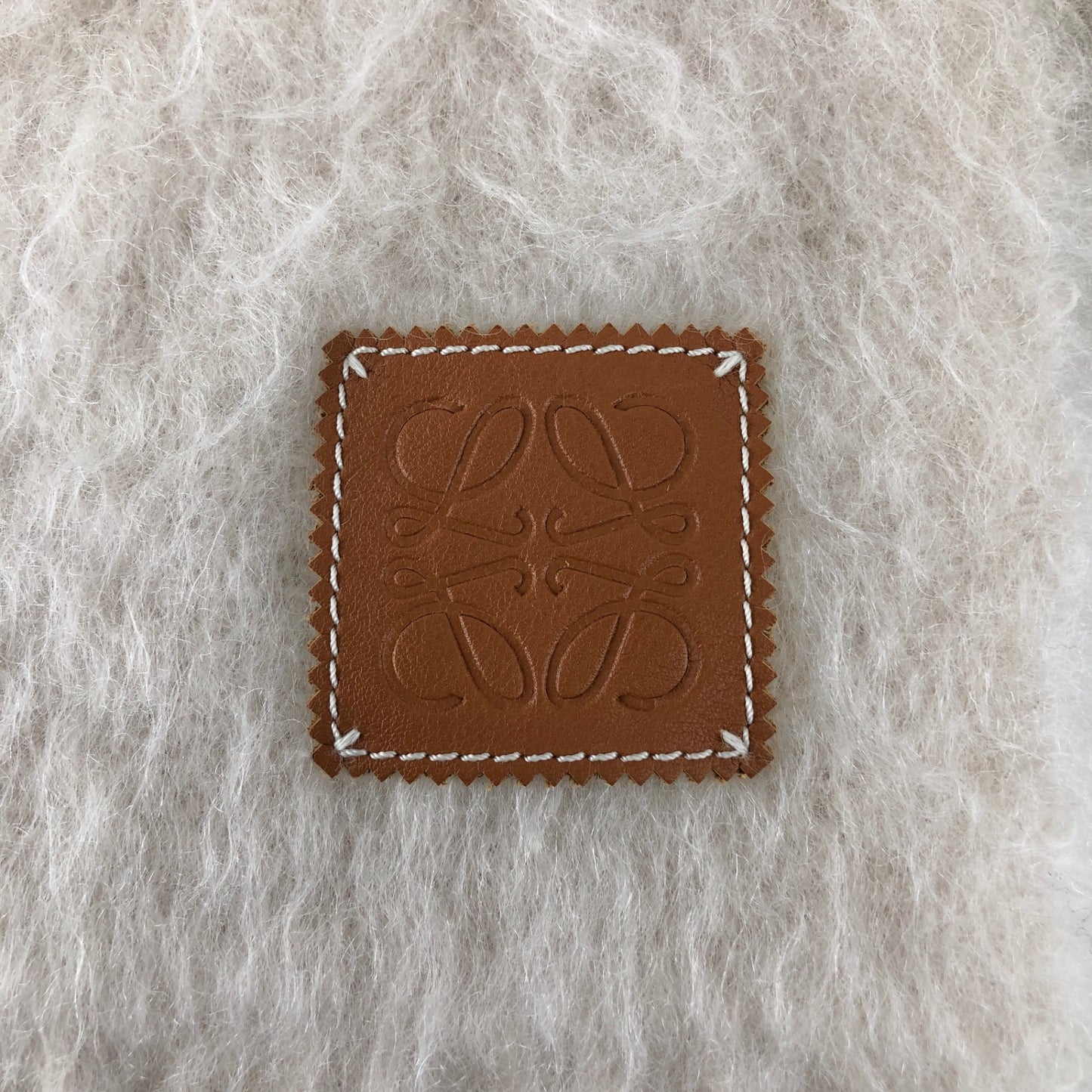 LOEWE Anagram Logo Scarf Beige A-28003861 Vintage stzsvr