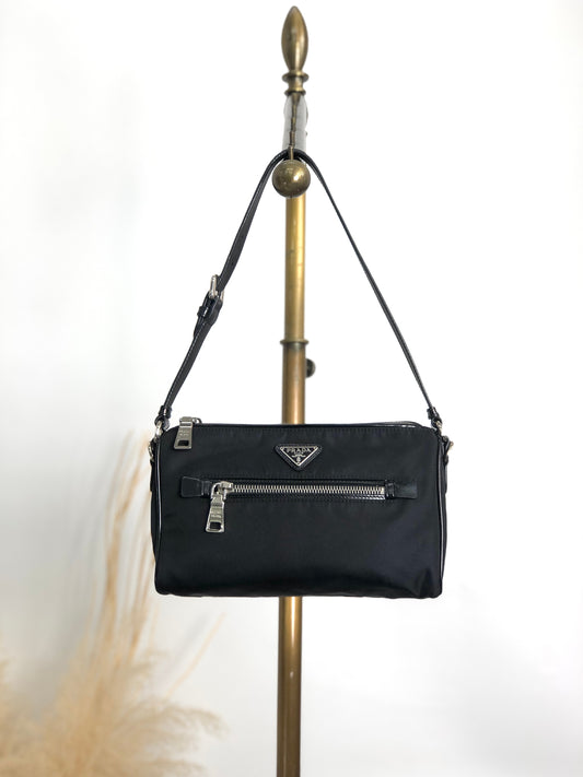 PRADA 三角形標誌小號單肩包黑色復古 i2fg33