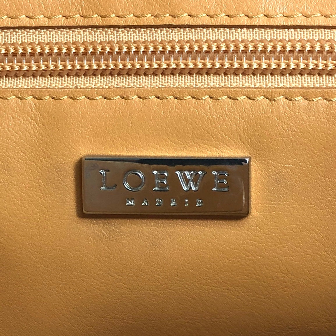 LOEWE Logo Embossed Shoulder bag Brown Vintage r7ivdg