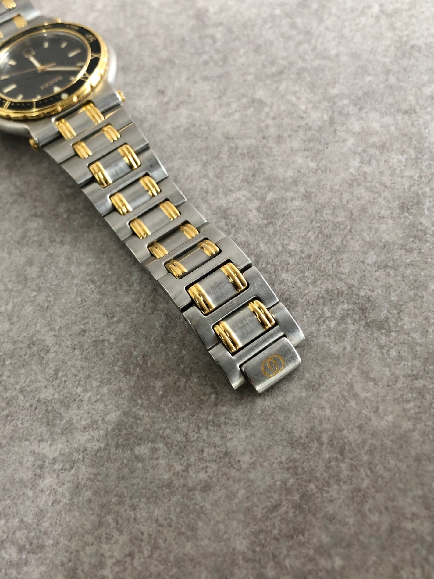 GUCCI Watch Silver×Gold 9700L Vintage vucvja