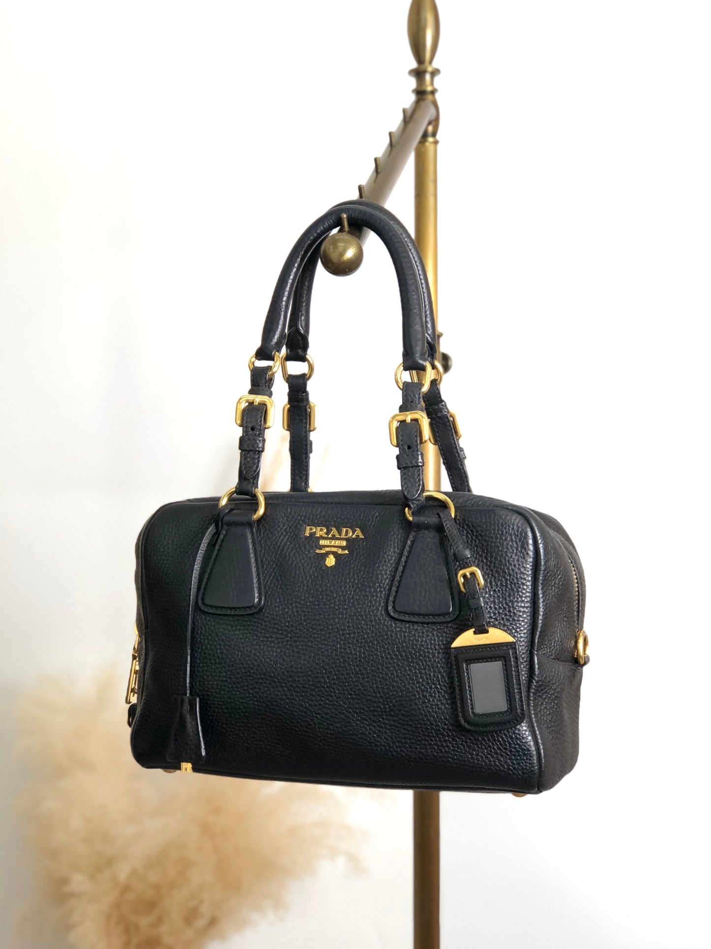 PRADA Logo Handbag Black Vintage nn2dx6