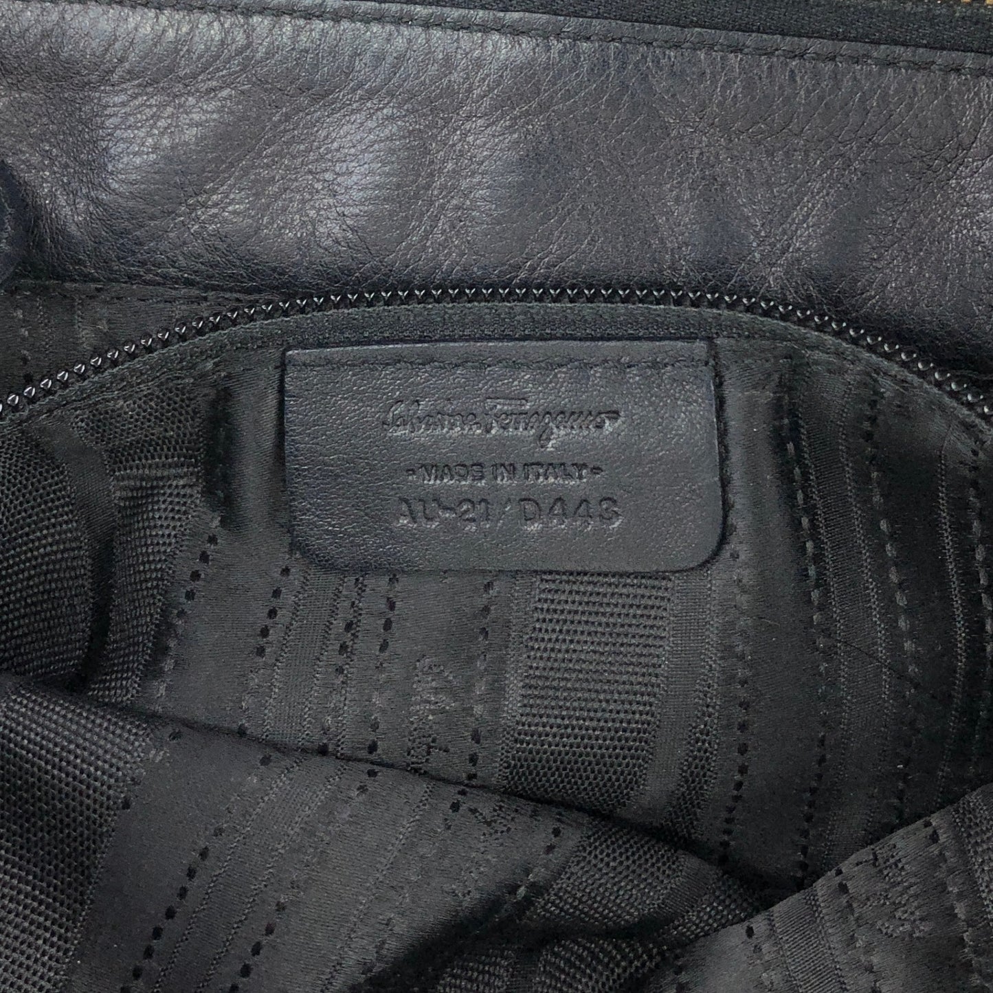 Salvatore Ferragamo Ribbon Shoulder bag Black Vintage n4v8km