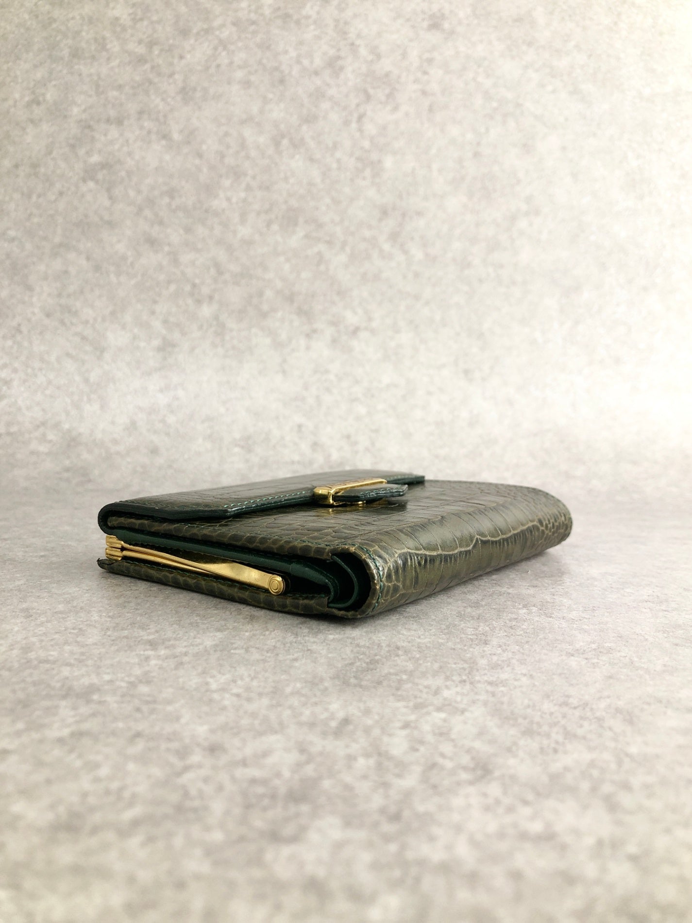 Yves Saint Laurent 金屬扣環折疊錢包 綠色復古 pk8u8c