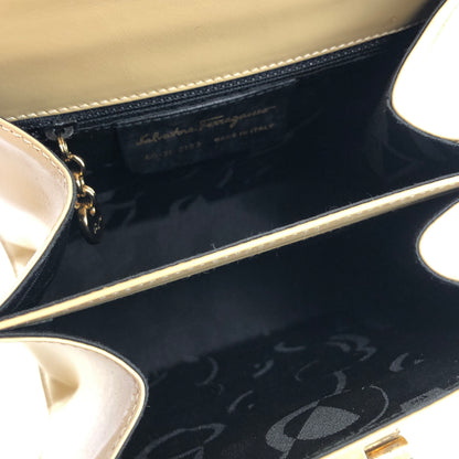 Salvatore Ferragamo Gancini 皮革頂部手把手提包米色復古 2xyxrd 