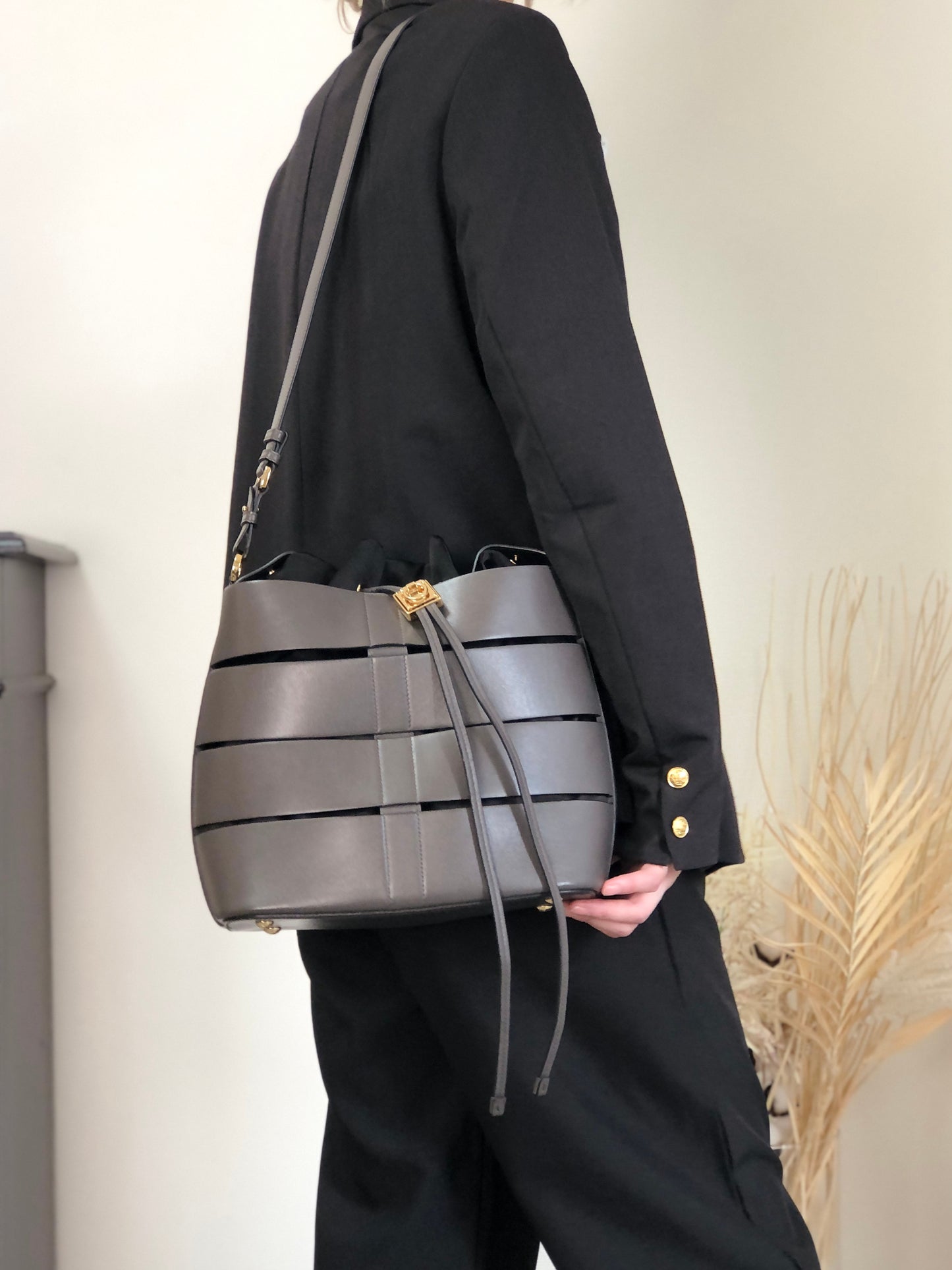 Salvatore Ferragamo Drawstring Shoulder bag Gray Vintage de3dye