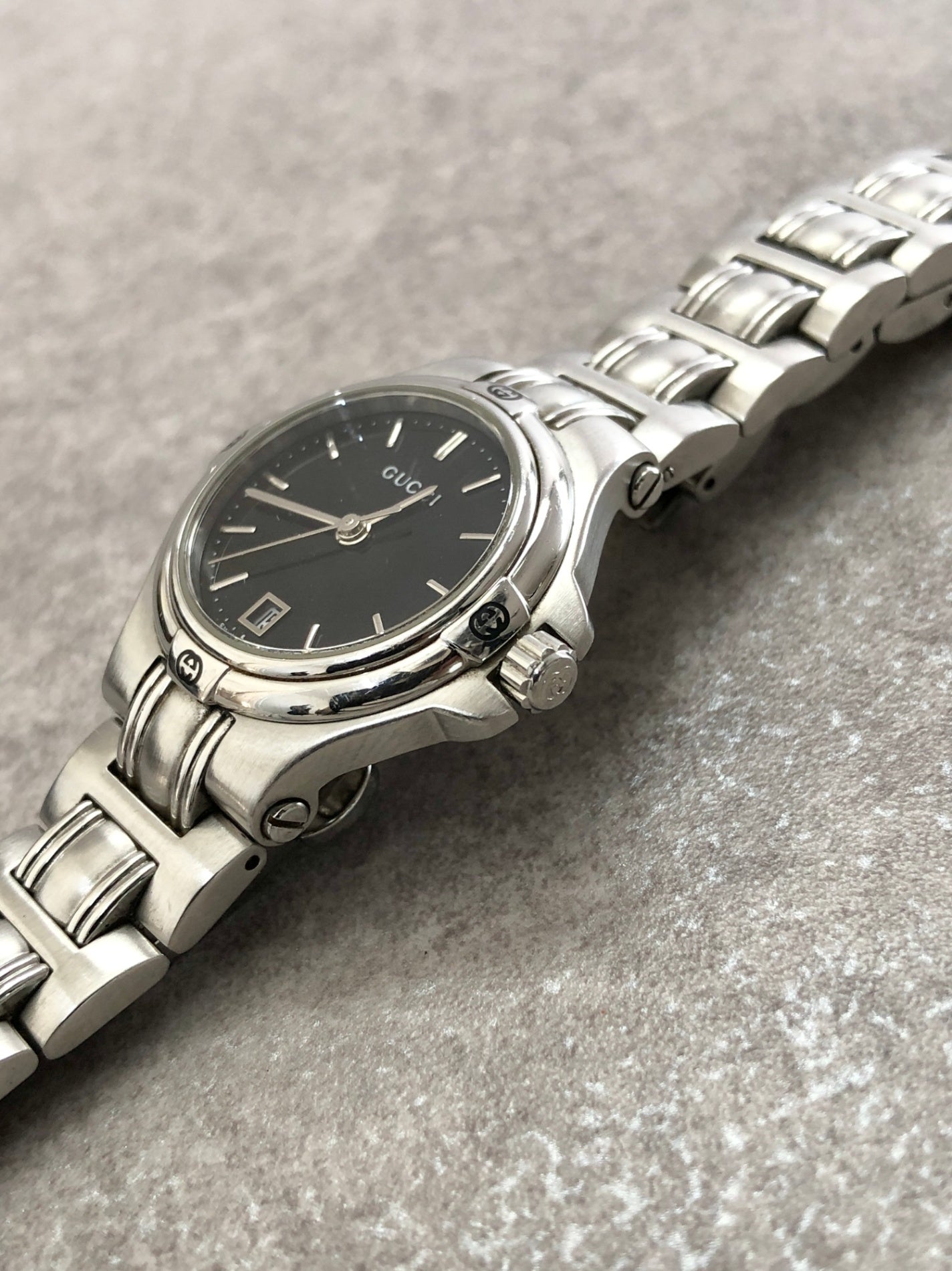 GUCCI Logo Watch Silver×Black 9040L Vintage fdpzxa