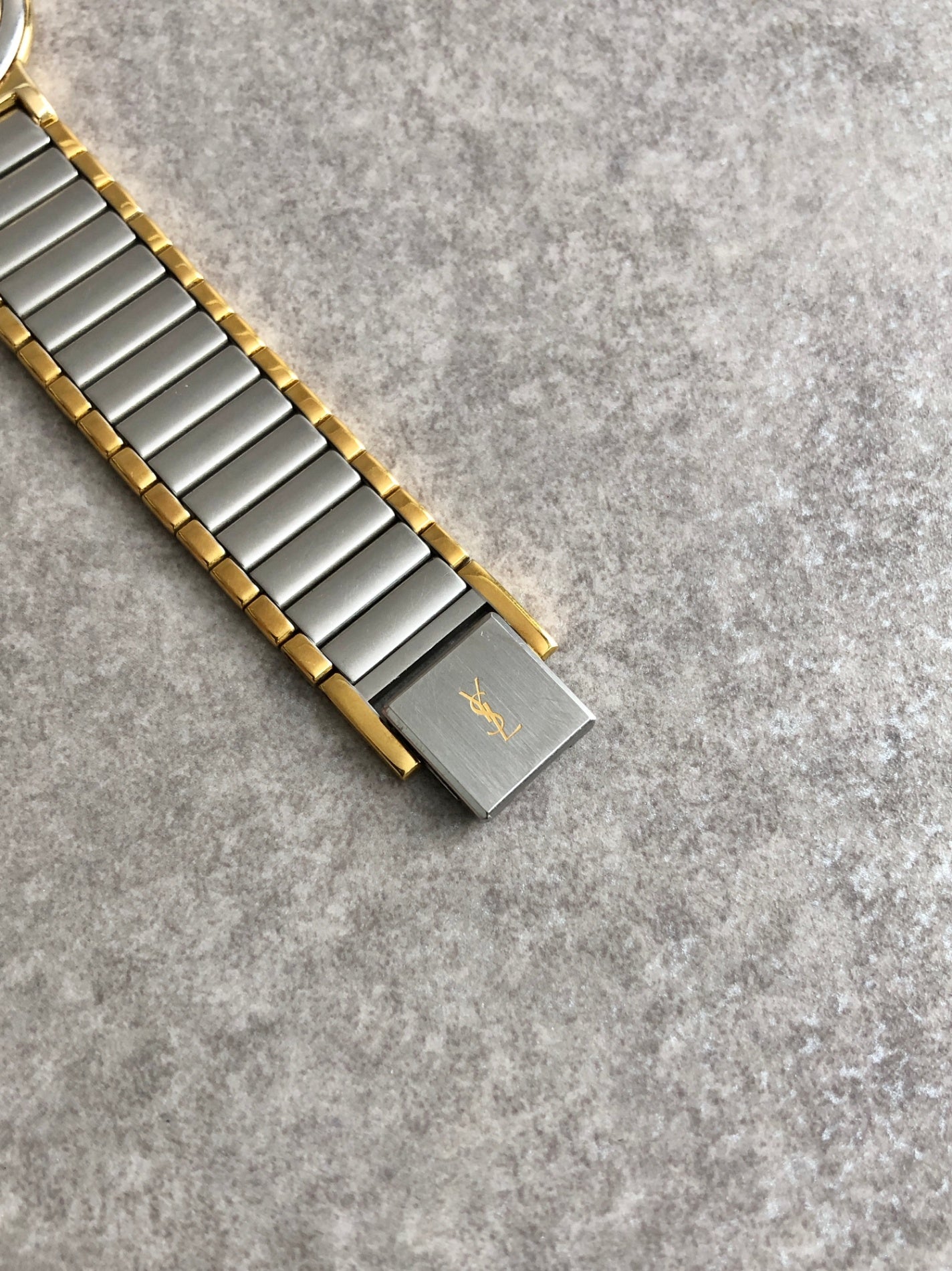 Yves Saint Laurent Quartz Watch Silver 4620-62267Y Vintage aje2i6