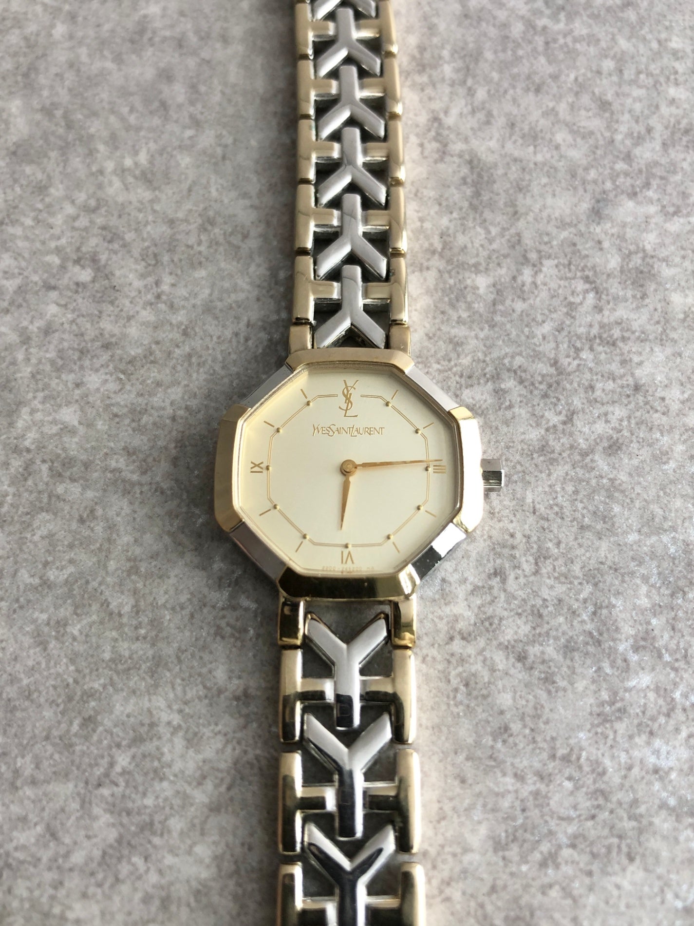 Yves Saint Laurent YSL Logo Watch Silver×Gold 2200-24762YO Vintage b4v8bj