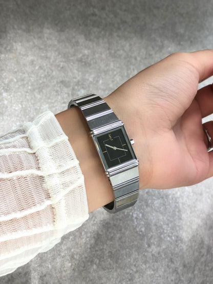 Yves Saint Laurent YSL Logo Quartz Watch Silver 2200-221362 Vintage nbbdz8