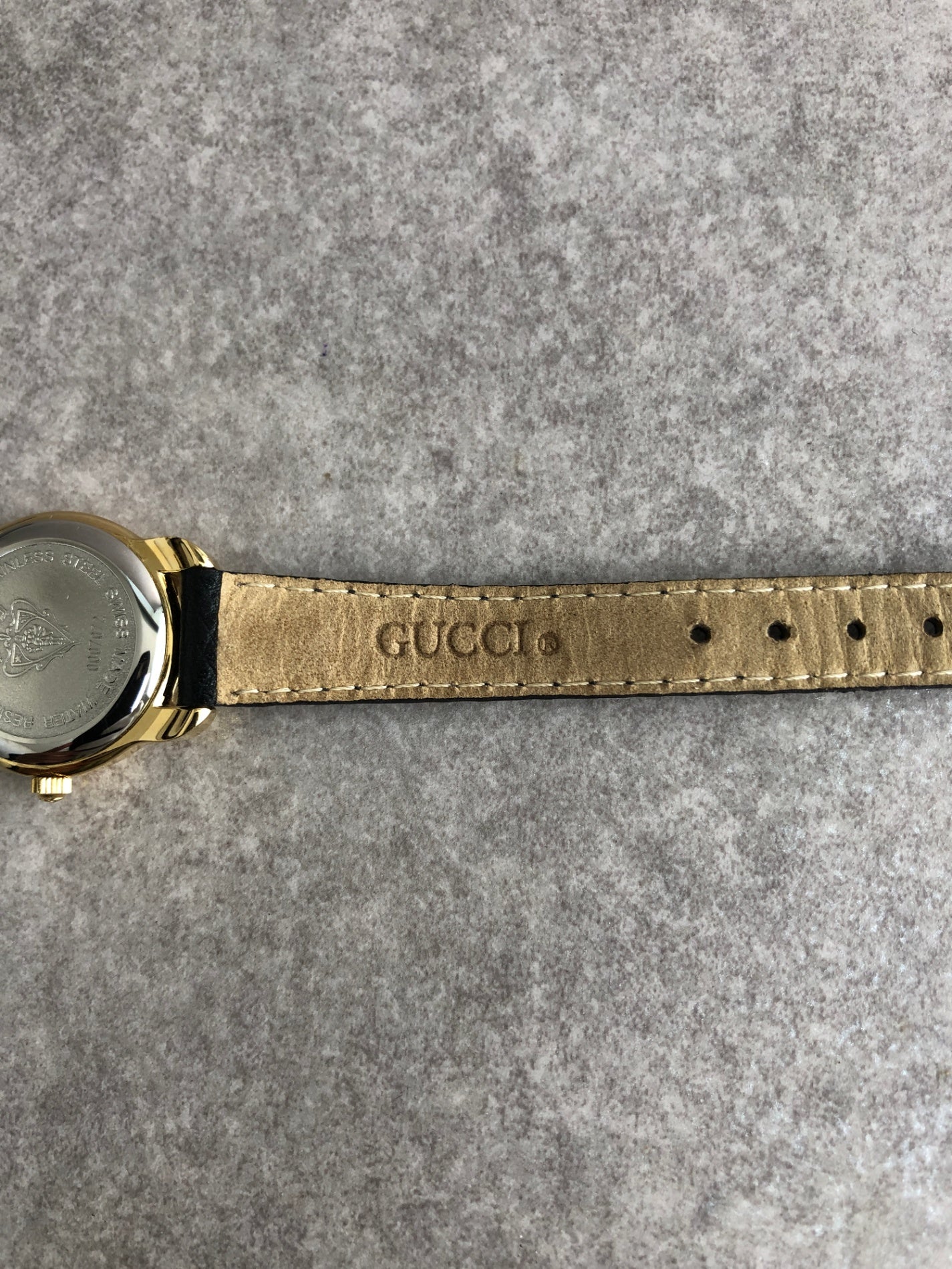 GUCCI Logo Quartz Watch Black×Gold Vintage zt6np6 – VintageShop solo