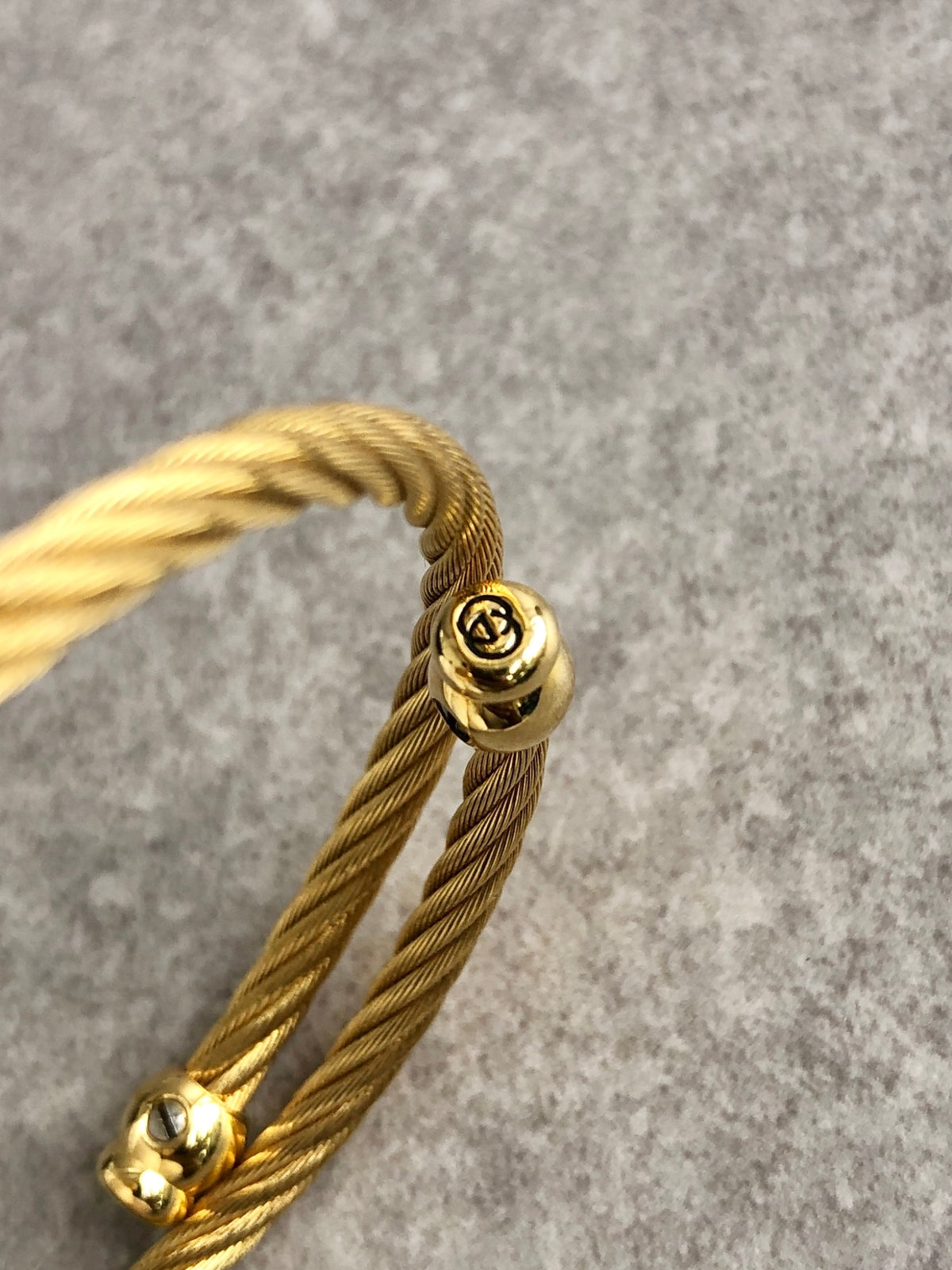 GUCCI Logo Bangle Quartz Watch Gold×Black 2700.2.L Vintage sjrskg