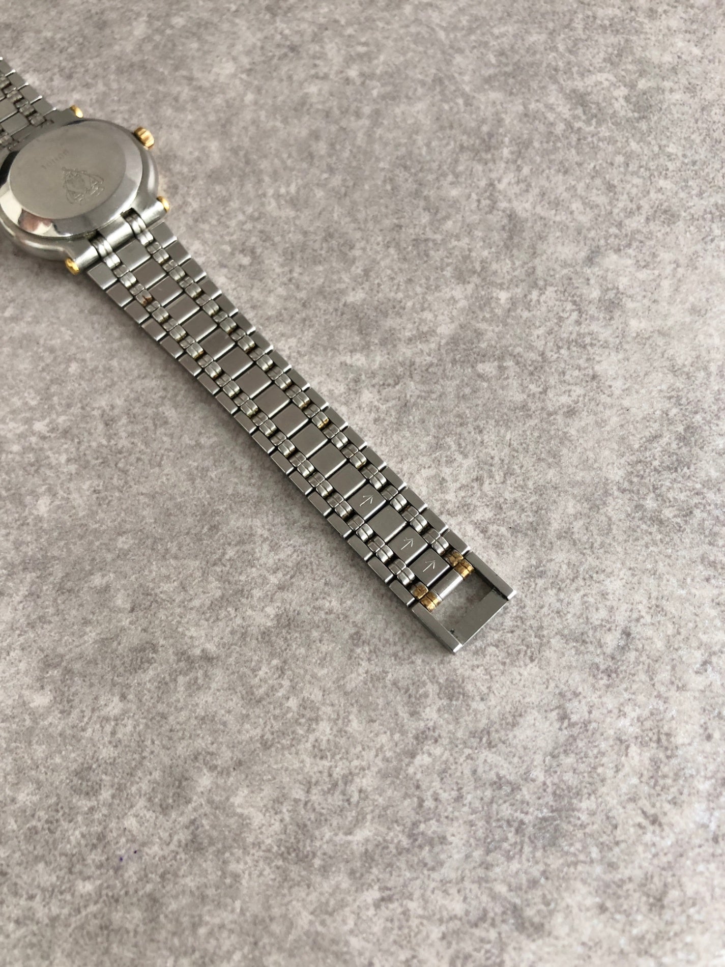 GUCCI Logo Watch Silver×Gold 9000L Vintage 4ba7ce – VintageShop solo