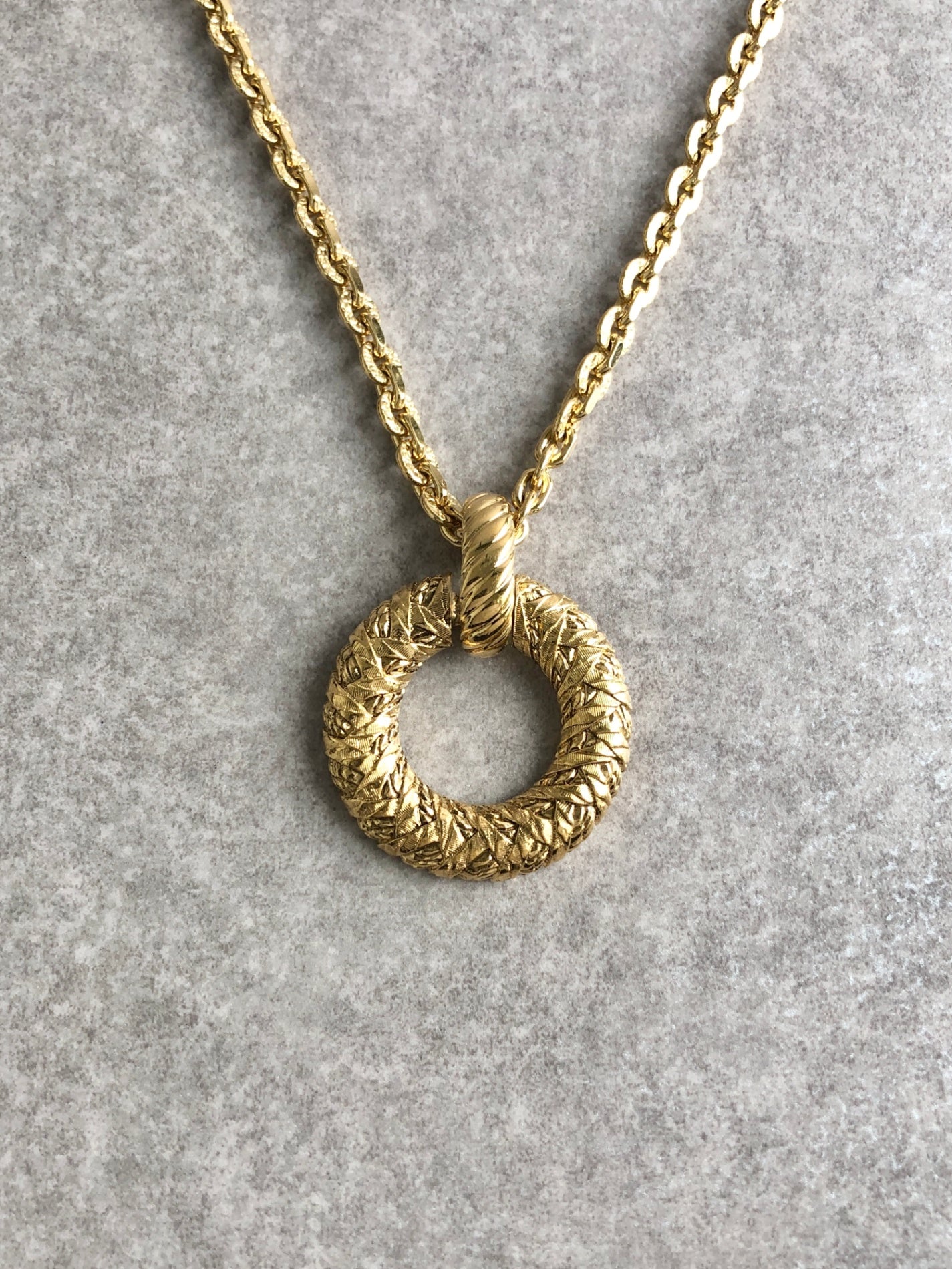 Yves Saint Laurent Necklace Gold Vintage yp8kbv