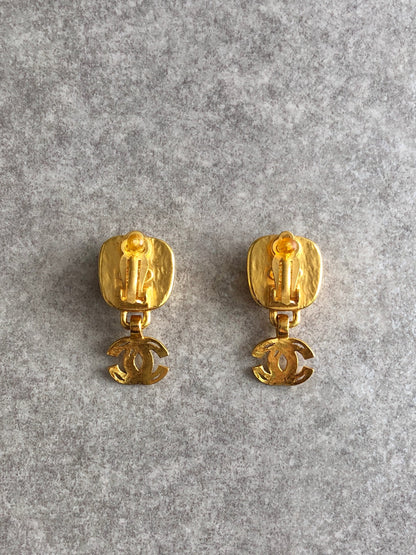 CHANEL Coco Mark Earrings Gold Vintage fhdf5m