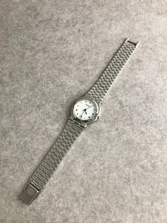 GUCCI Logo Quartz Watch Silver 9100M Vintage yxt2b6
