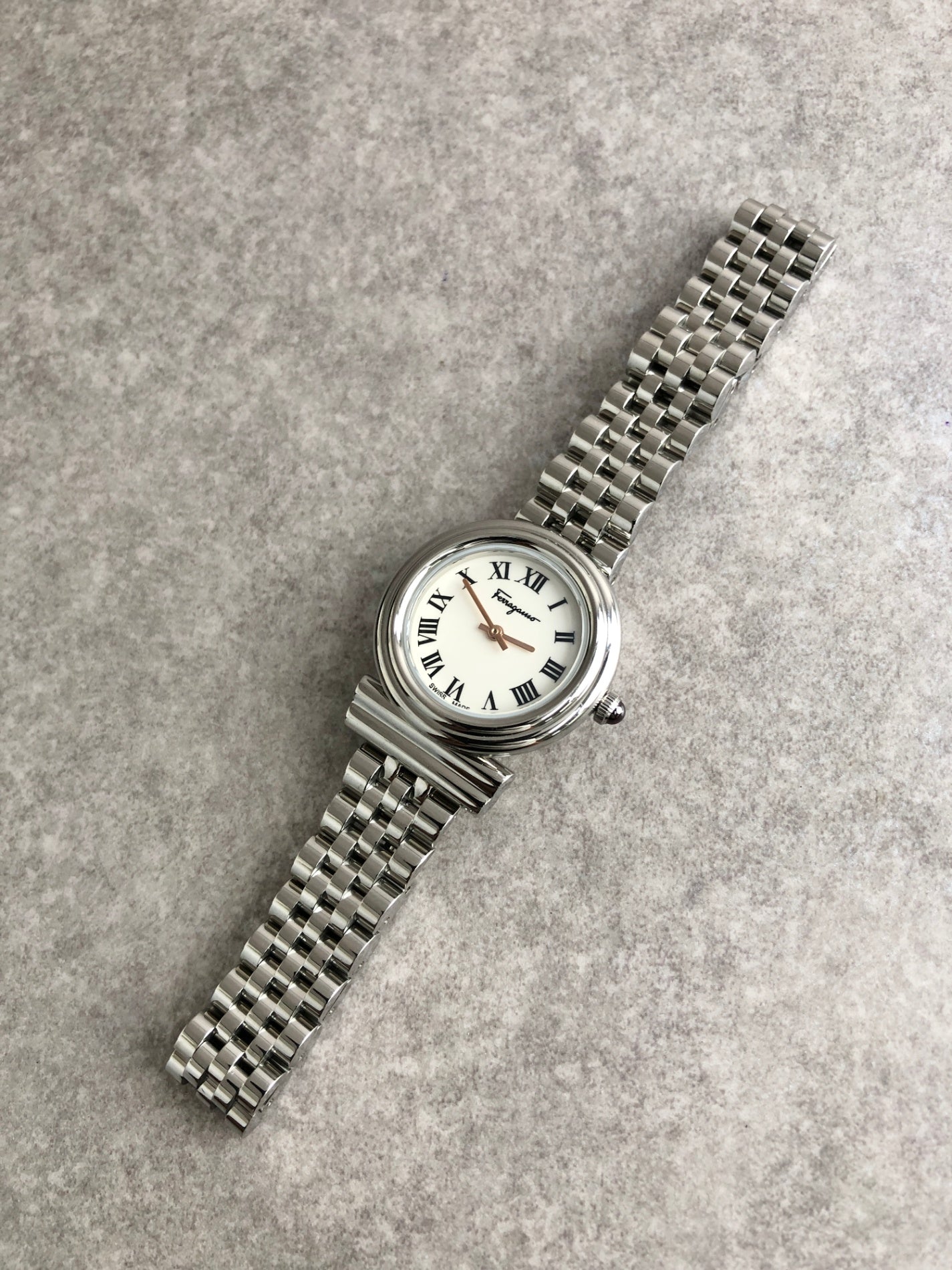 Salvatore Ferragamo Logo Quartz Watch Silver SFMV00322 Vintage pdubvx