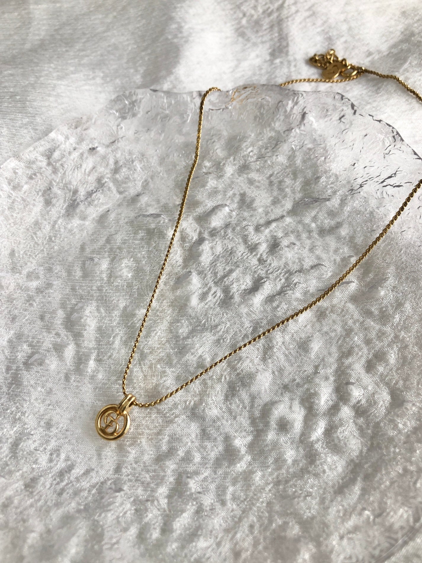 Christian Dior CD Logo Necklace Gold Vintage ev33c7 – VintageShop solo
