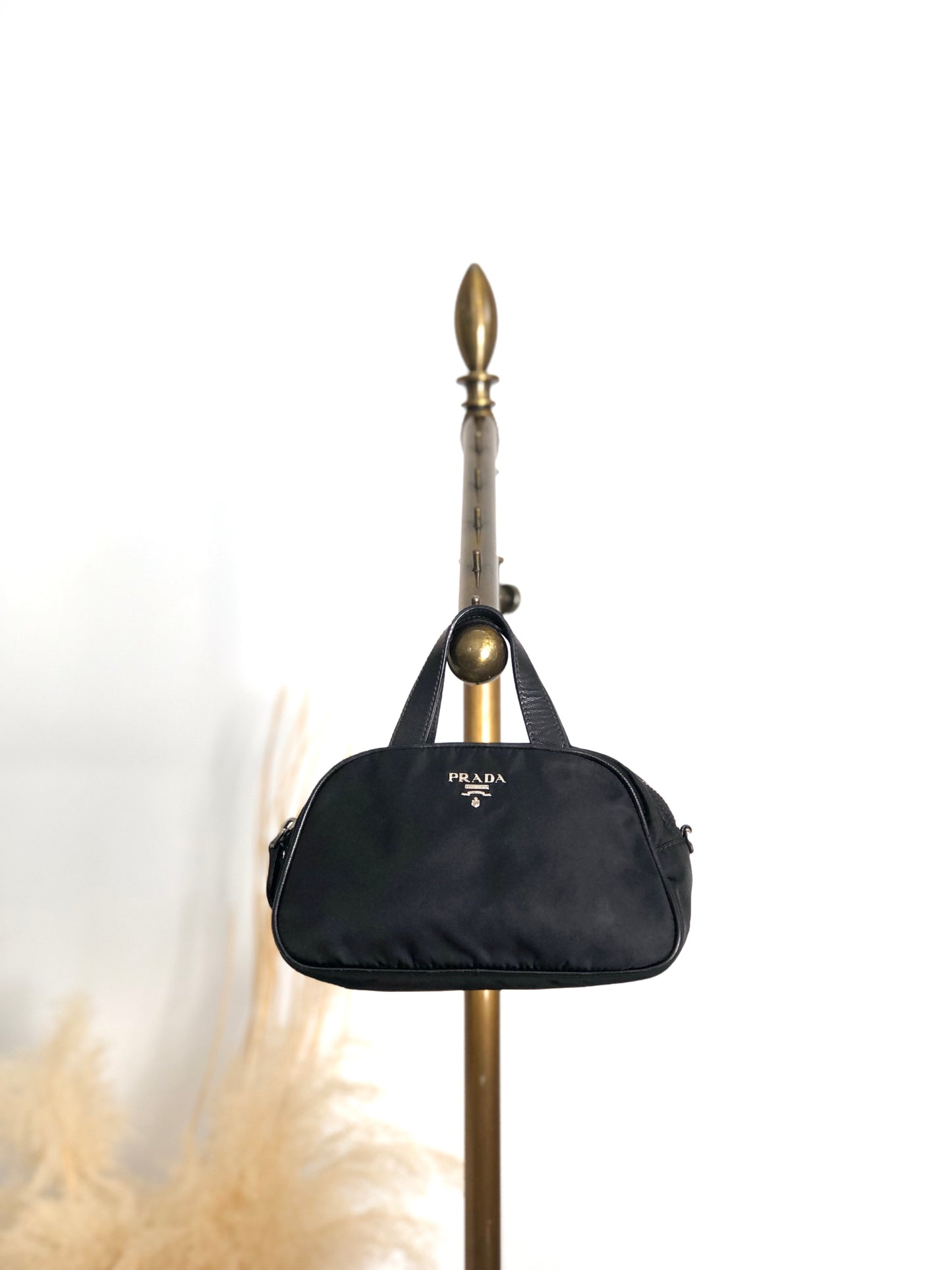 PRADA Logo Small Handbag Black Vintage zh3ngc
