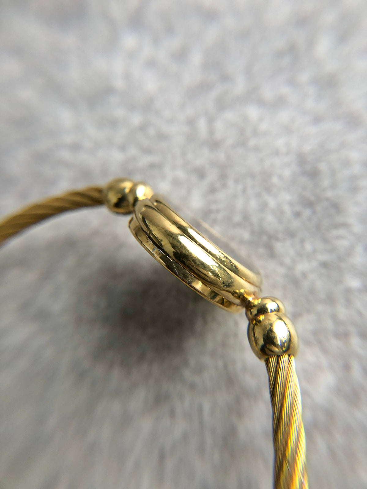 GUCCI Logo Bangle Quartz Watch Gold×Black 2700.2.L Vintage 8iznpb