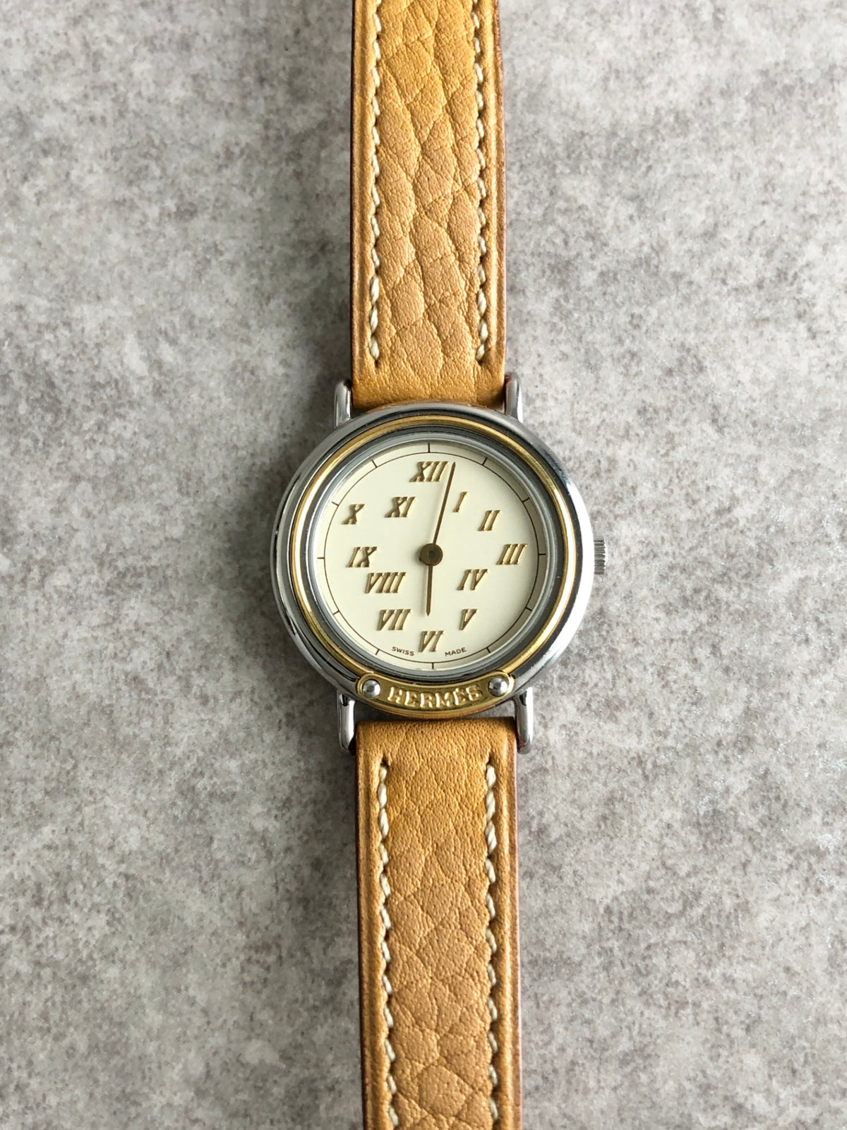 HERMES Logo Quartz Watch Camel Vintage tfub3s