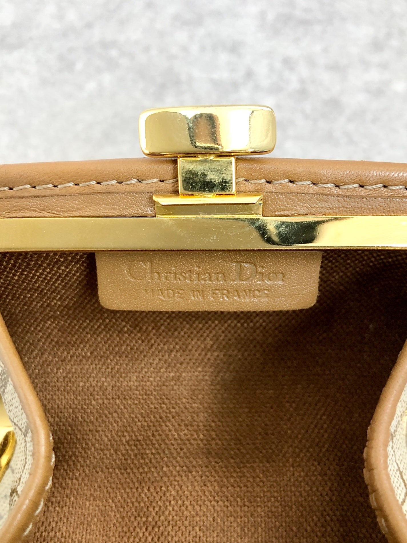 Christian Dior Honeycomb Pattern Logo Metal Clasp Coin Purse Brown Vintage a8fagn