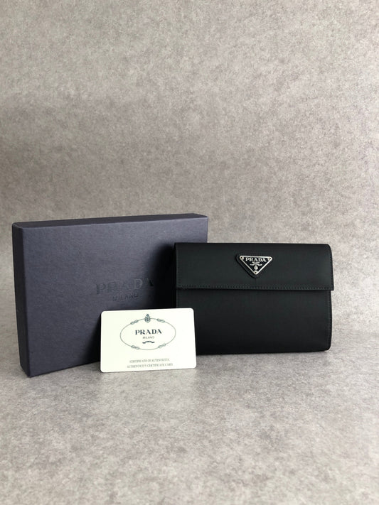 PRADA Triangle Logo Trifold Wallet Black Vintage kiyi6h