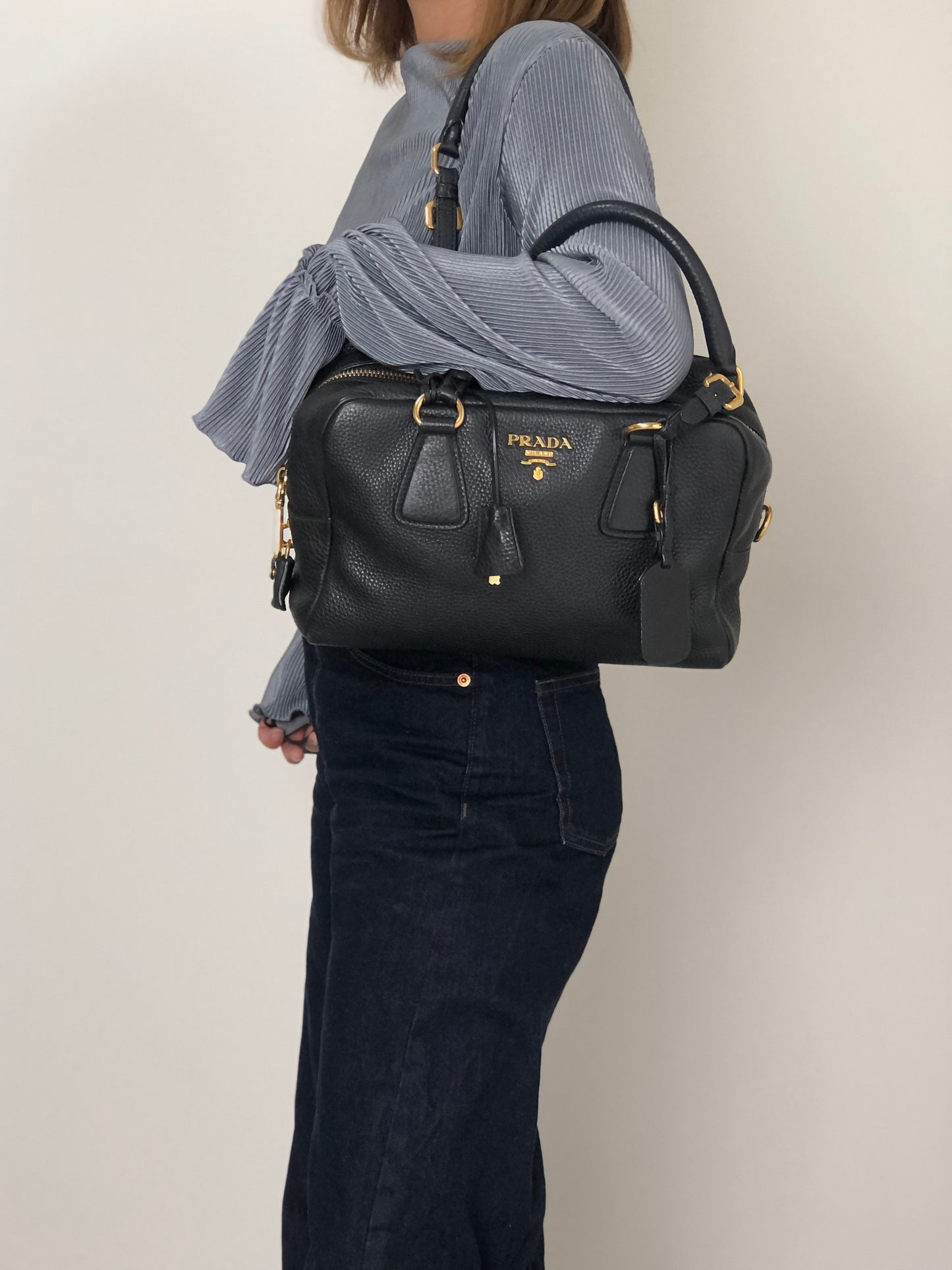 PRADA Logo Handbag Black Vintage nn2dx6