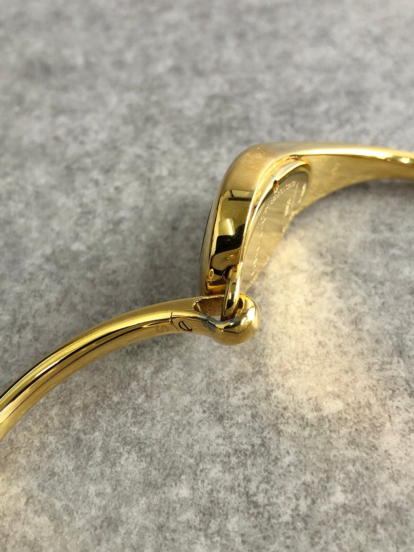 GUCCI Logo Bangle Quartz Watch Gold 103 Vintage 3dvc5d