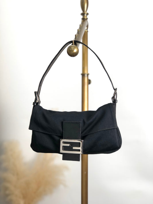 FENDI Mamma Baguette Shoulder bag Black Vintage ga3pmm