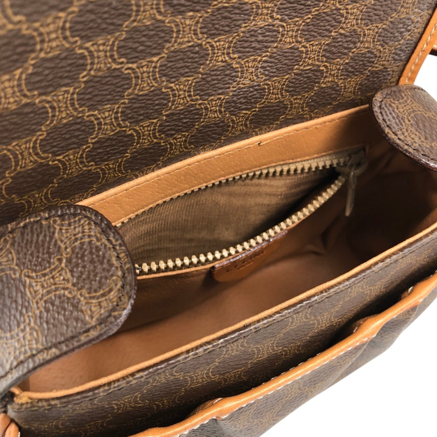 Macadam Blason Shoulder bag Brown Vintage rn6t8z
