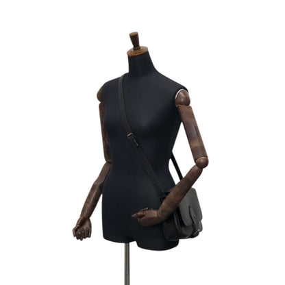 LOUIS VUITTON ルイヴィトン エピ  ショルダーバッグ ブラック LV レザー フロントバックル ipzw8h